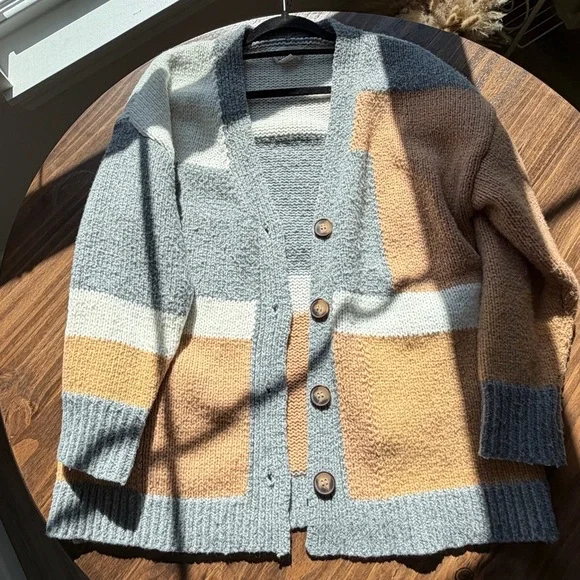 Oversized Cardigan- Color block
Love Riche Grandpa Approved - Picture 7 of 7